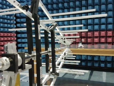 Anechoic hall with antenna